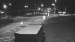 Křižovatka ulic Velká Dlážka a Polní