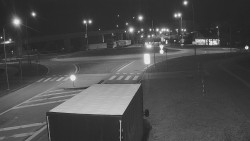 Křižovatka ulic Velká Dlážka a Polní