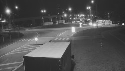 Křižovatka ulic Velká Dlážka a Polní