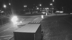 Křižovatka ulic Velká Dlážka a Polní