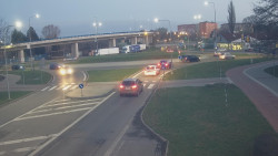 Křižovatka ulic Velká Dlážka a Polní