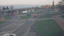 Křižovatka ulic Velká Dlážka a Polní