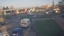 Křižovatka ulic Velká Dlážka a Polní