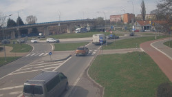 Křižovatka ulic Velká Dlážka a Polní