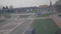 Křižovatka ulic Velká Dlážka a Polní