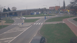 Křižovatka ulic Velká Dlážka a Polní