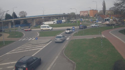 Křižovatka ulic Velká Dlážka a Polní