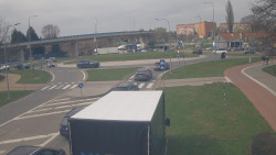 Křižovatka ulic Velká Dlážka a Polní