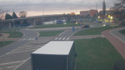 Křižovatka ulic Velká Dlážka a Polní