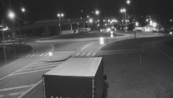 Křižovatka ulic Velká Dlážka a Polní