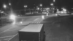 Křižovatka ulic Velká Dlážka a Polní