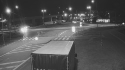 Křižovatka ulic Velká Dlážka a Polní