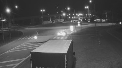 Křižovatka ulic Velká Dlážka a Polní