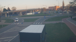 Křižovatka ulic Velká Dlážka a Polní