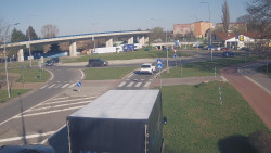 Křižovatka ulic Velká Dlážka a Polní