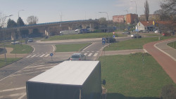 Křižovatka ulic Velká Dlážka a Polní