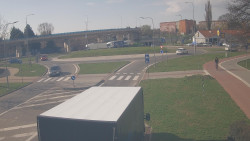 Křižovatka ulic Velká Dlážka a Polní