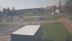 Křižovatka ulic Velká Dlážka a Polní