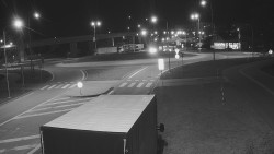 Křižovatka ulic Velká Dlážka a Polní