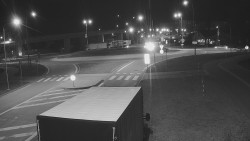 Křižovatka ulic Velká Dlážka a Polní