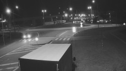 Křižovatka ulic Velká Dlážka a Polní