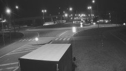 Křižovatka ulic Velká Dlážka a Polní