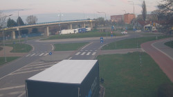 Křižovatka ulic Velká Dlážka a Polní