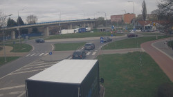 Křižovatka ulic Velká Dlážka a Polní