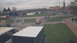 Křižovatka ulic Velká Dlážka a Polní