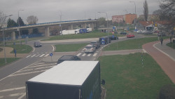 Křižovatka ulic Velká Dlážka a Polní