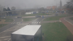 Křižovatka ulic Velká Dlážka a Polní