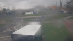 Křižovatka ulic Velká Dlážka a Polní