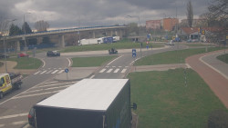 Křižovatka ulic Velká Dlážka a Polní