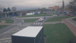 Křižovatka ulic Velká Dlážka a Polní