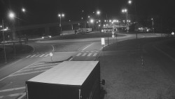 Křižovatka ulic Velká Dlážka a Polní