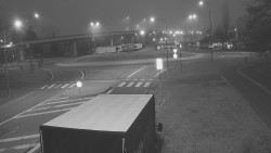 Křižovatka ulic Velká Dlážka a Polní