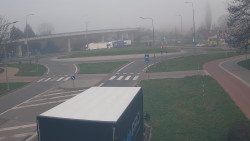 Křižovatka ulic Velká Dlážka a Polní