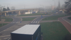 Křižovatka ulic Velká Dlážka a Polní