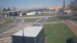 Křižovatka ulic Velká Dlážka a Polní