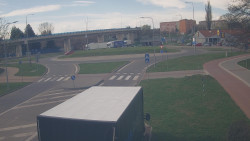 Křižovatka ulic Velká Dlážka a Polní