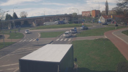 Křižovatka ulic Velká Dlážka a Polní