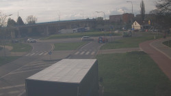 Křižovatka ulic Velká Dlážka a Polní