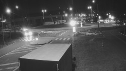 Křižovatka ulic Velká Dlážka a Polní