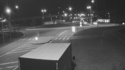 Křižovatka ulic Velká Dlážka a Polní