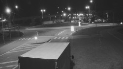 Křižovatka ulic Velká Dlážka a Polní