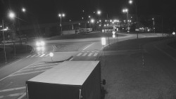 Křižovatka ulic Velká Dlážka a Polní