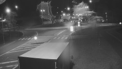 Křižovatka ulic Velká Dlážka a Polní