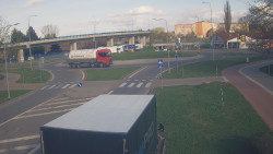 Křižovatka ulic Velká Dlážka a Polní