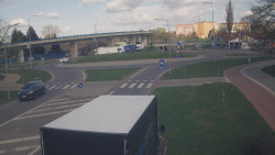 Křižovatka ulic Velká Dlážka a Polní