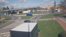 Křižovatka ulic Velká Dlážka a Polní